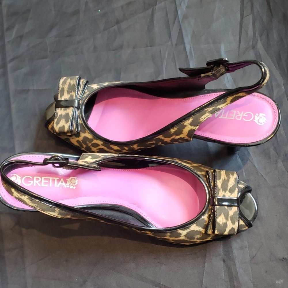 Women's leopard print heels size 8.5